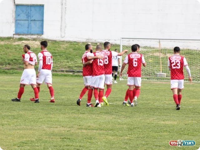 יוצאים למשחק חוץ קשה. שחקני אום אל פאחם (דאפר מחאמיד)